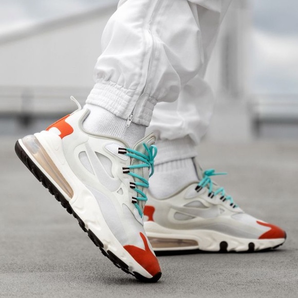 NIKE AIR MAX 270 REACT - Picture 2 of 8